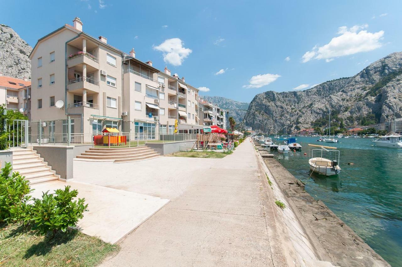 Modern New Flat Next To River Cetina Omiš Buitenkant foto